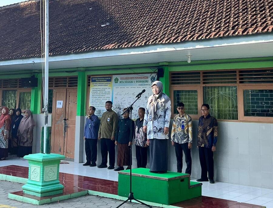 Menghidupkan Semangat Kartini: Apel Pagi Sarat Nilai Nasionalisme dan Budaya