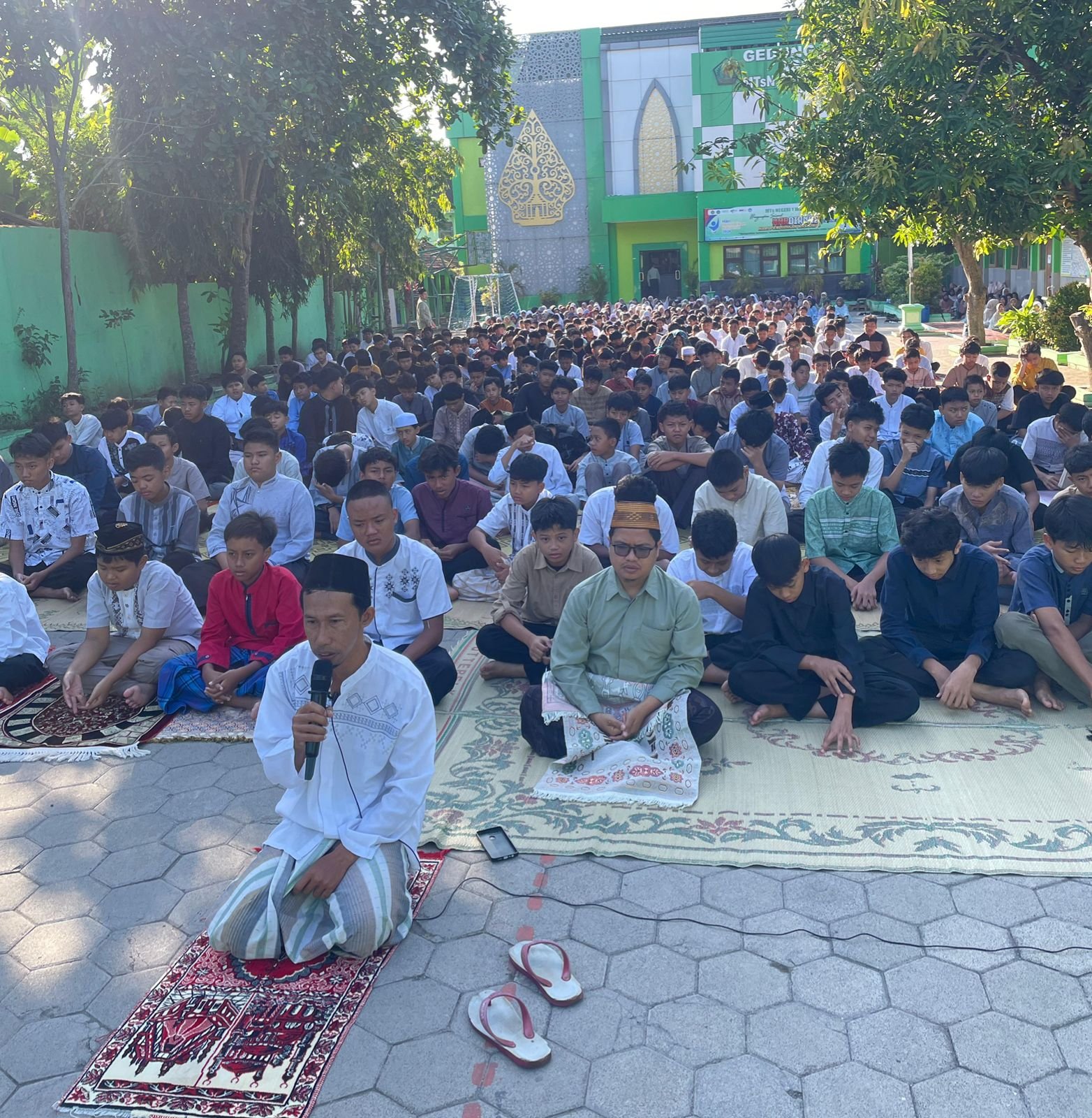 Mengetuk Pintu Langit, MTs Negeri 1 Wonogiri Gelar Shalat Dhuha dan Istighosah 