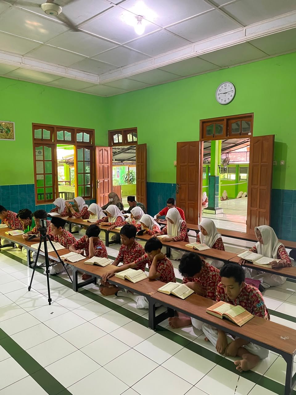Tasmi' Al-Qur'an 3 Juz Sekali Duduk, Bukti Semangat Generasi Qurani MTs Negeri 1 Wonogiri