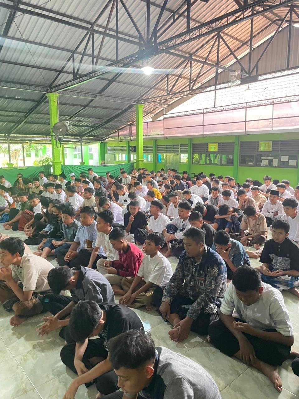 Mengetuk Pintu Langit, MTsN 1 Wonogiri Gelar Doa Bersama