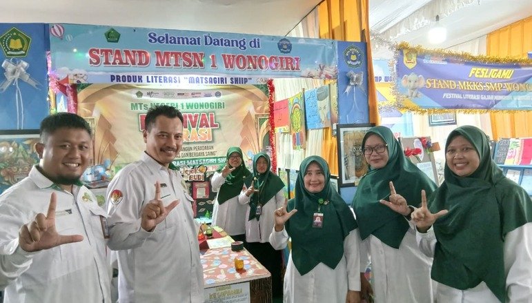 Edukasi Lewat Kreativitas- Festival Literasi MTsN 1 Wonogiri Jadi Ruang Belajar Baru!