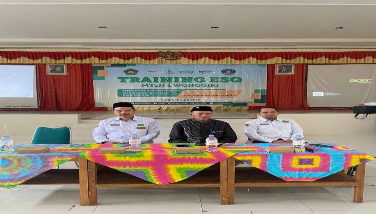 DARI SRAGEN KE MTS 1 WONOGIRI: USTADZ SOLIKHIN ABU IZZUDIN GEMPARKAN ESC/SBF 2025 DENGAN MEMBENTUK KARAKTER EMAS!